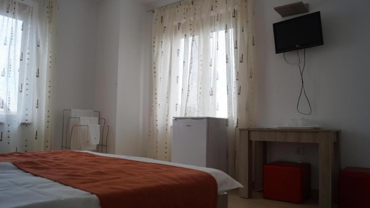 Hotel Bourbon Vama Veche Exterior photo
